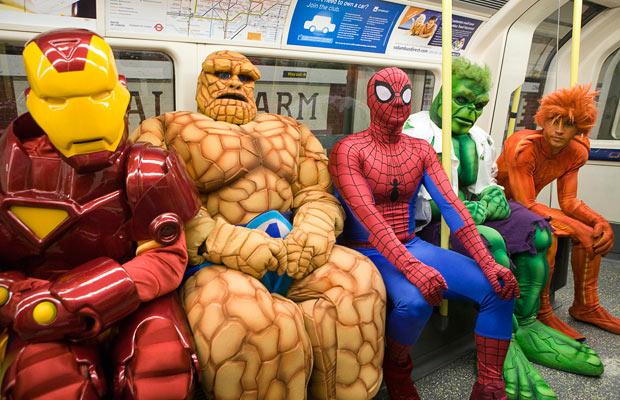 superheroes-train